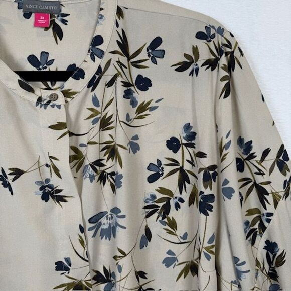 Vince Camuto Flutter Sleeve Floral Blouse Creamy beige Blue Green Flower Size 3X - Picture 2 of 10
